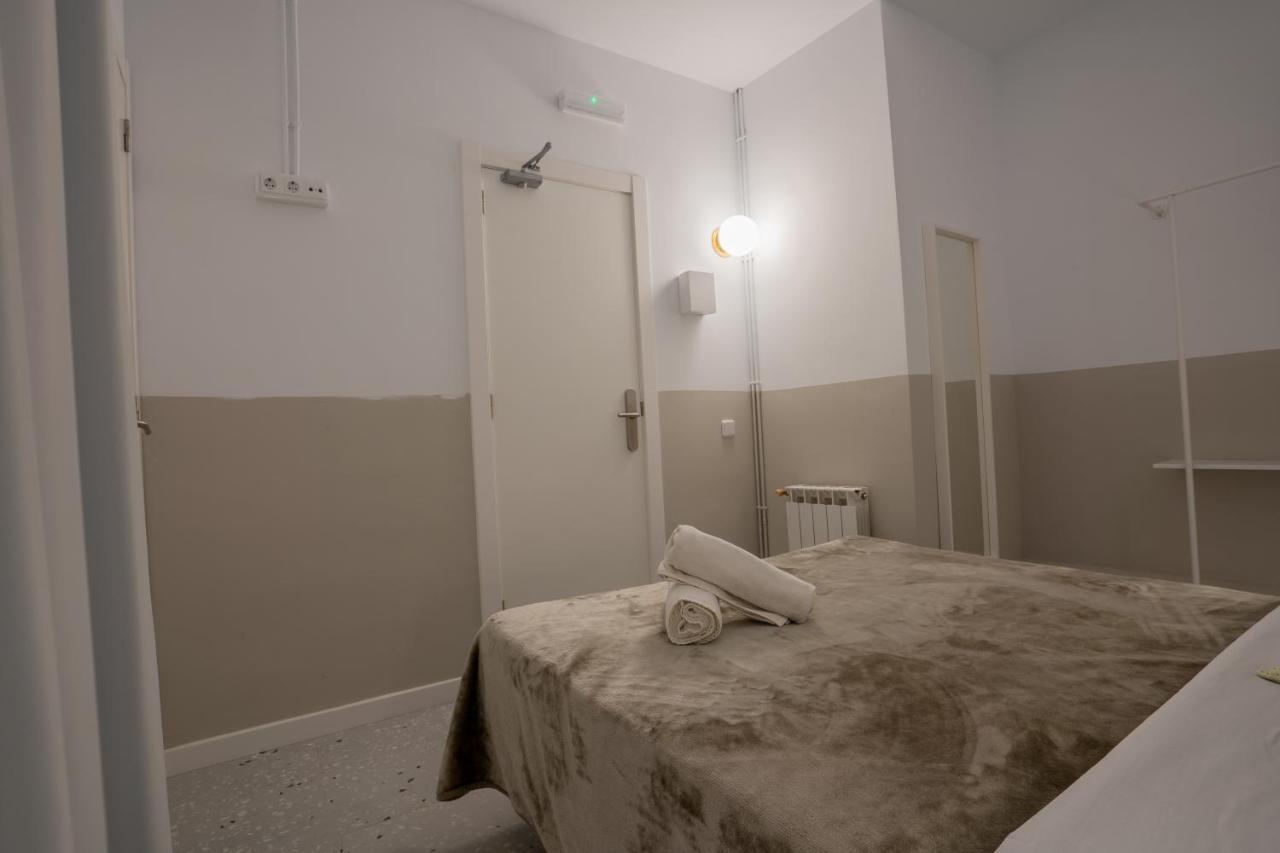 Hostal Hera Βαρκελώνη Εξωτερικό φωτογραφία